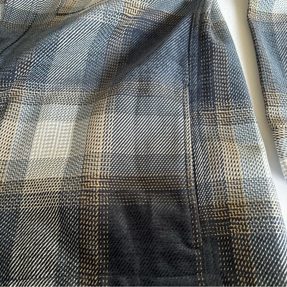 Hollister Twill  Blue Plaid Button-Up Shirt /Shacket - Picture 10 of 10
